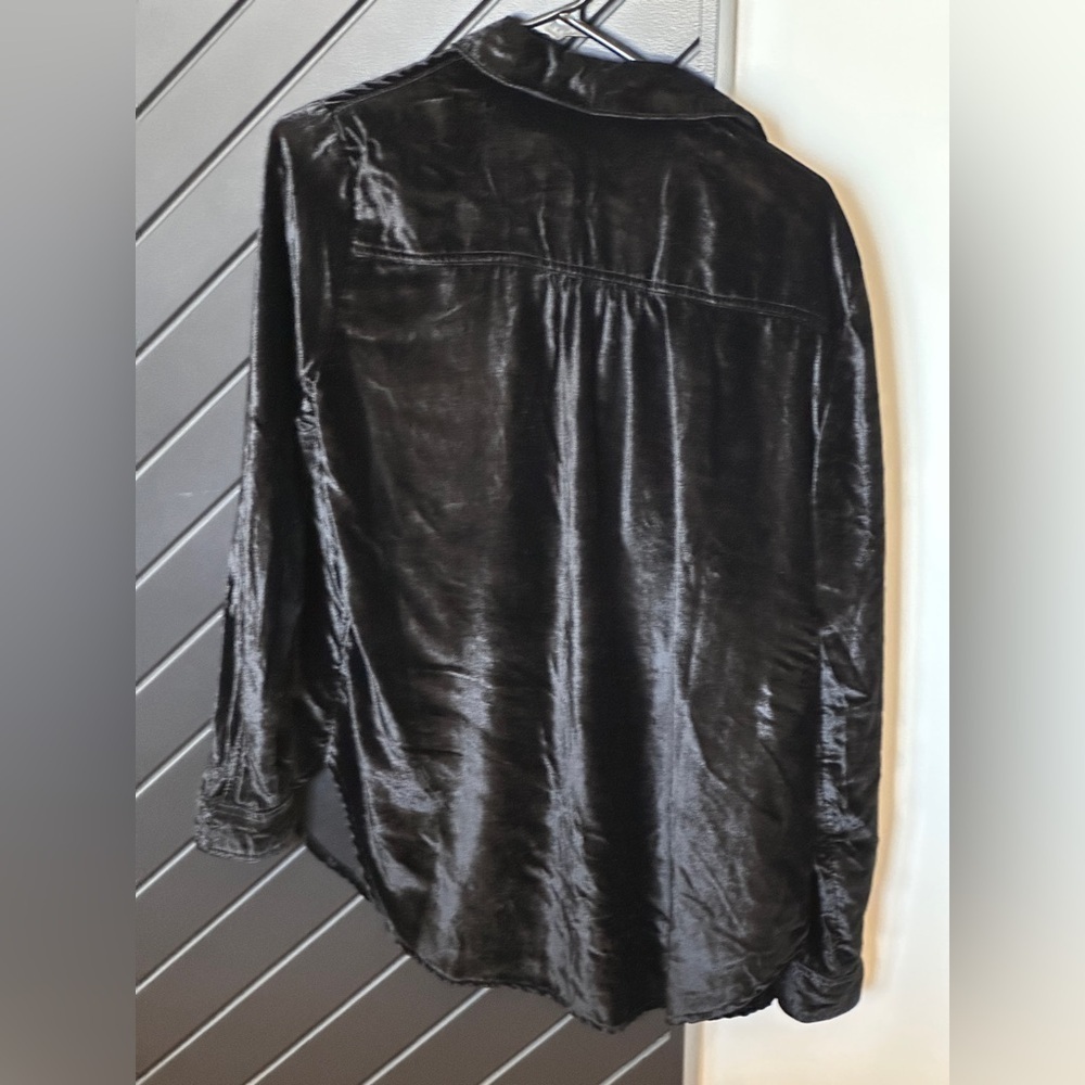 NWOT! Anthropologie black velvet button down shirt. Size XS. Never worn! - Picture 3 of 3